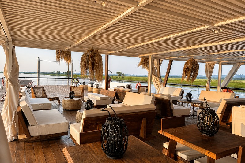 The open lounge on the upper deck