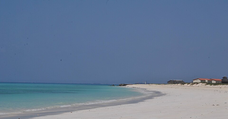 The white sand and emerald sea of Île Moucha in the Gulf of Tadjoura, Djibouti