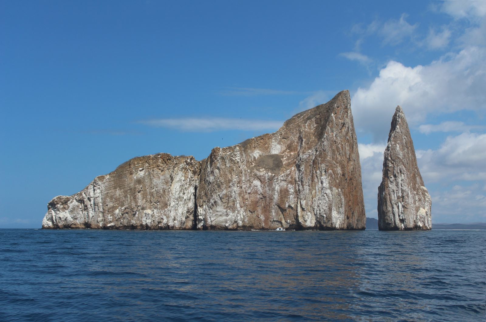 Kicker Rock rising from the Pacific off San Cristóbal, Galápagos