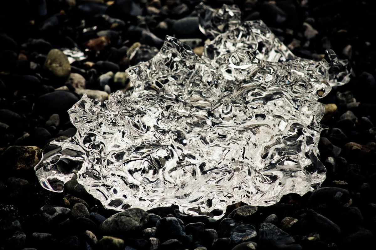 Glacier ice on the shore of Lago Grey