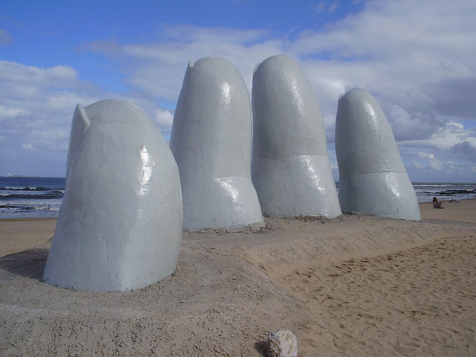 La Mano — the sculpted fingers rising from the beach at Punta del Este, Uruguay