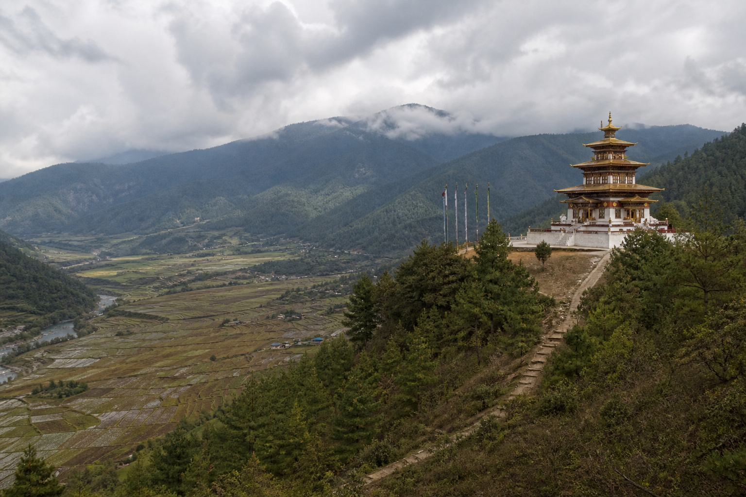 Khamsum Yulley Chorten · drive to Phobjika
