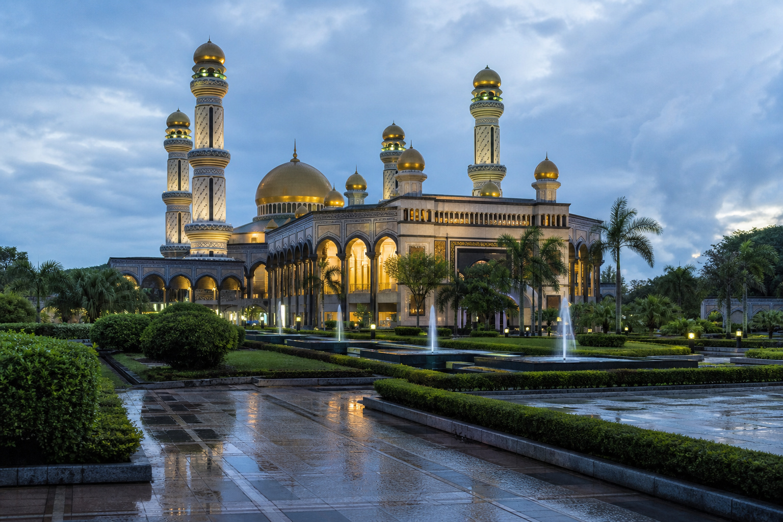 The golden domes and minarets of the Jame Asr Hassanil Bolkiah Mosque, Bandar Seri Begawan