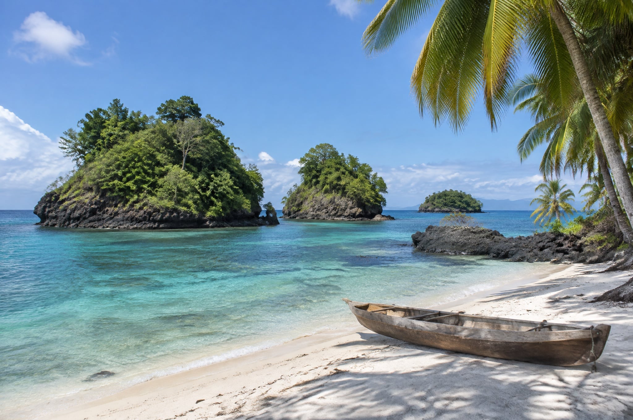 The islets off Nioumachoua, Mohéli, Comoros