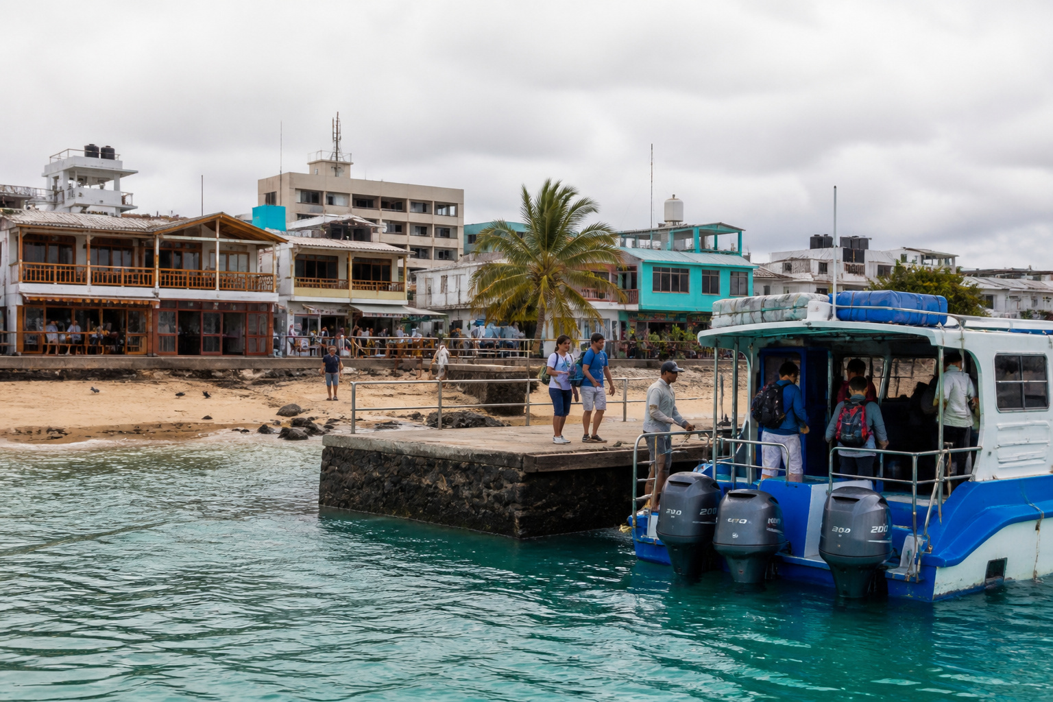 Water taxi at the Puerto Ayora dock