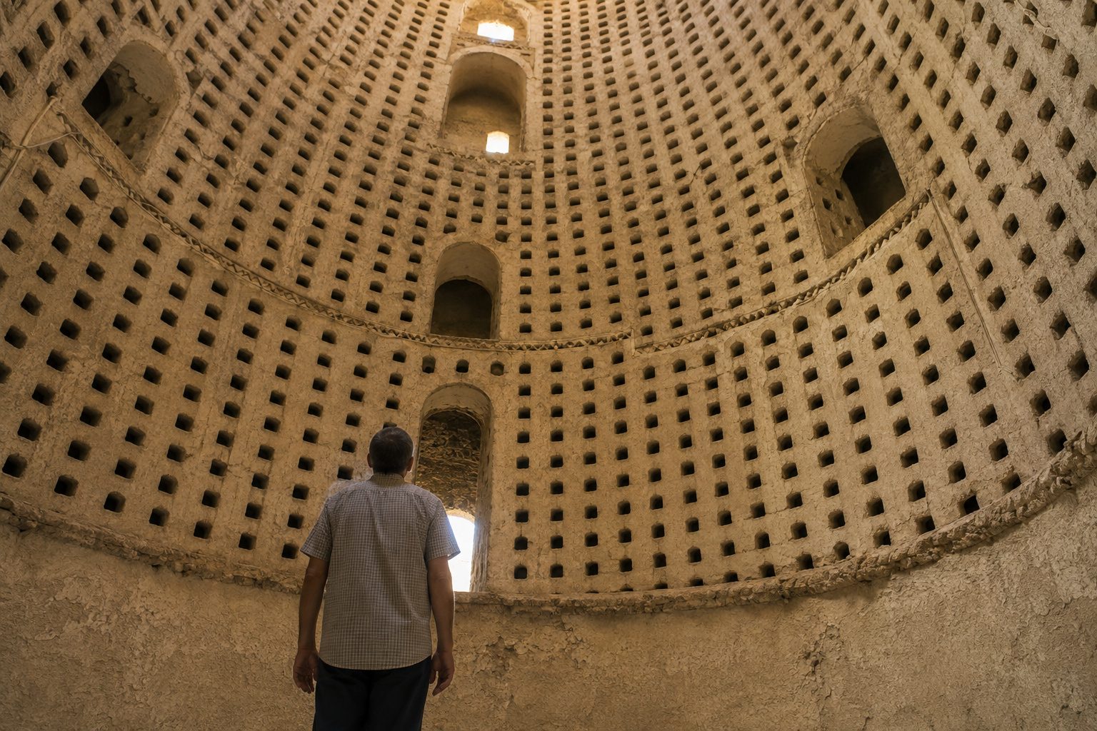 Isfahan to Yazd · Meybod's pigeon tower & Narin Castle