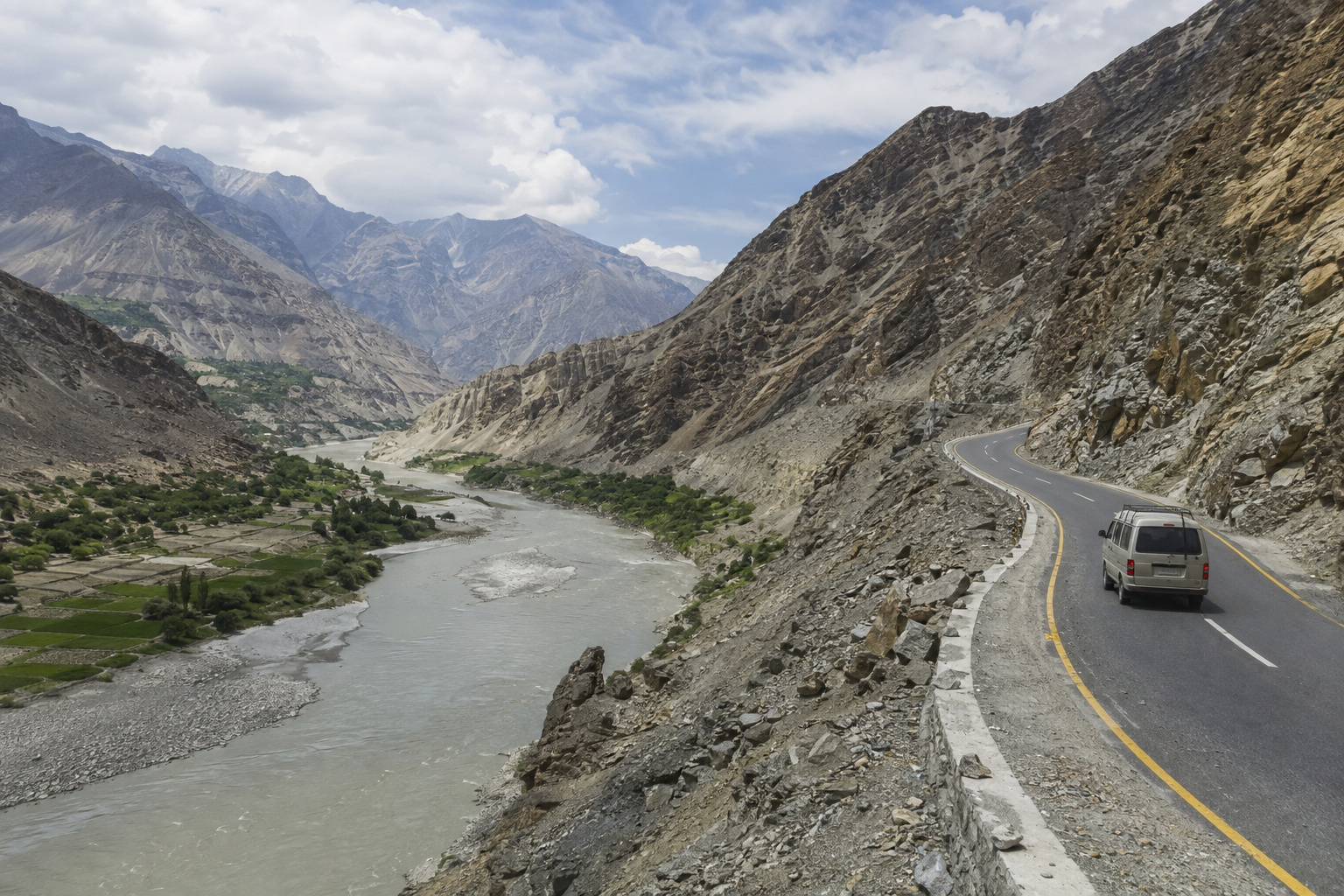 Drive to Hunza Valley
