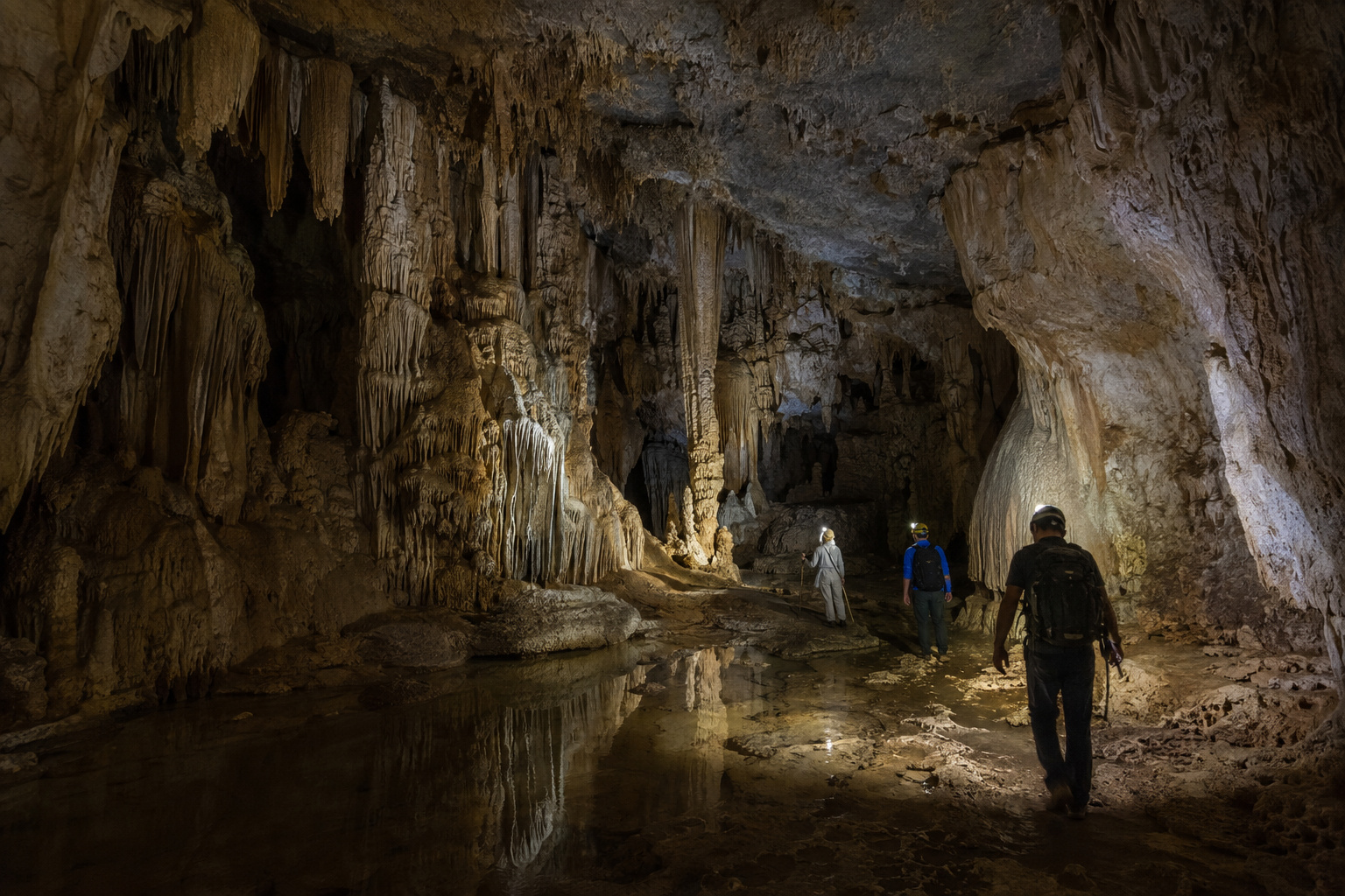 Hoq Cave & Ras Irisseyl → Arher